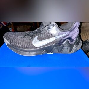 Basketball shoes Giannis Immortality